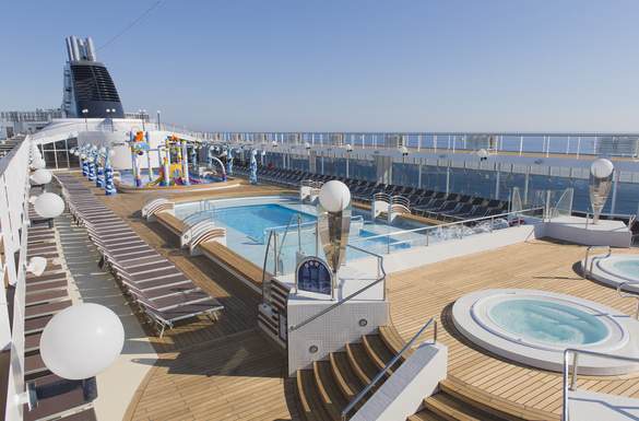 MSC Lirica Class Le Piscine.jpg